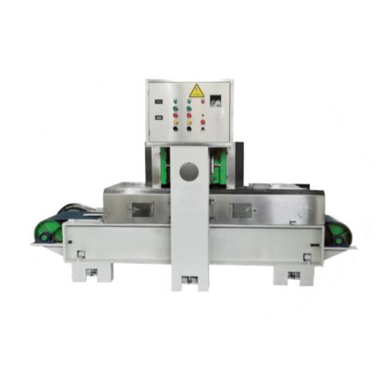 Maskin for kalibrering av overflatebehandling av betongkantstein